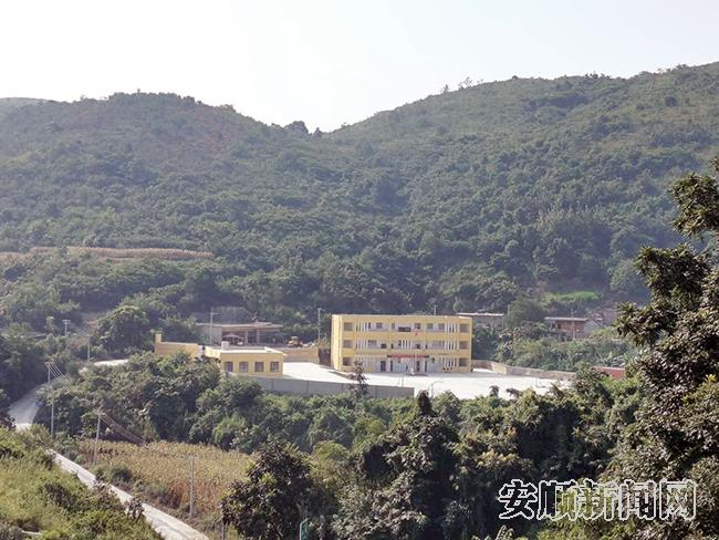 大山里的完全小学——关岭岗乌镇纳磨村纳卜小学.jpg