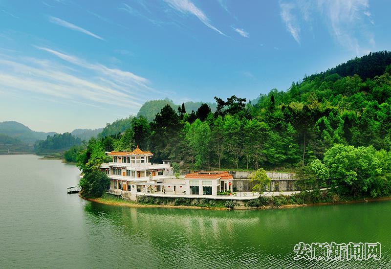 镇宁白马湖 .jpg