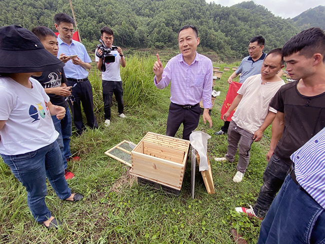 第二届“青岛专家走进安顺”活动举行.jpg