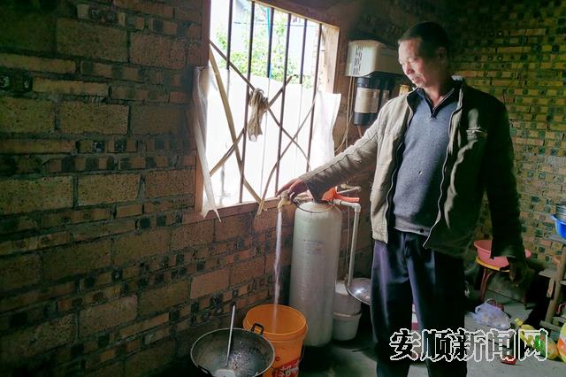 村民家中安装的净水器.jpg