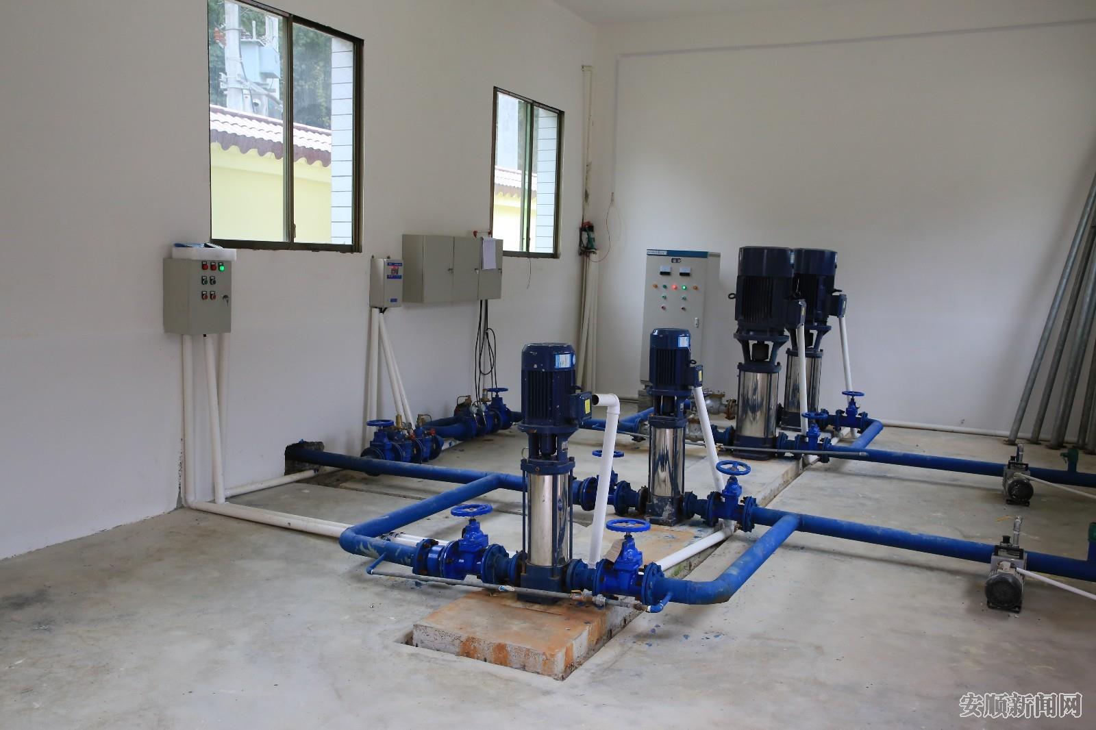 镇宁自治县水务局在沙子乡实施了的集镇供水工程，图为抽水装置。.jpg