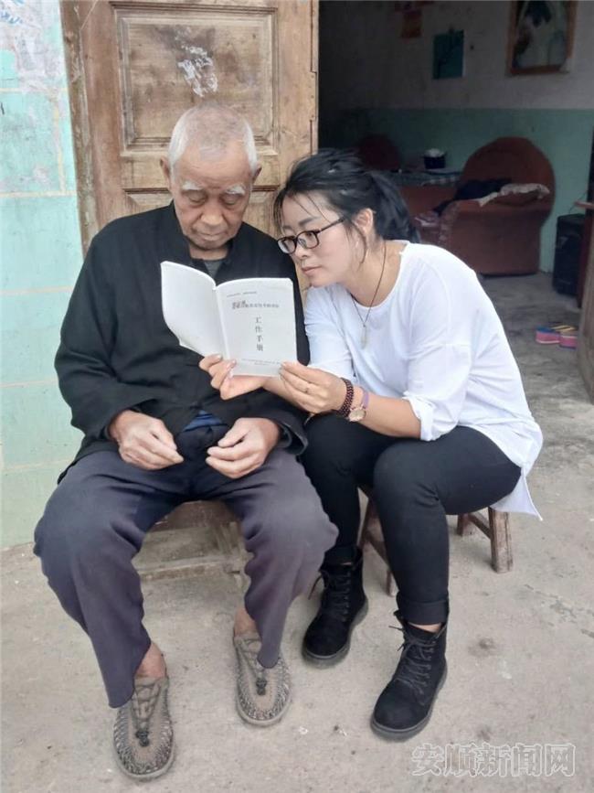徐丽梅走访村民家5.jpg