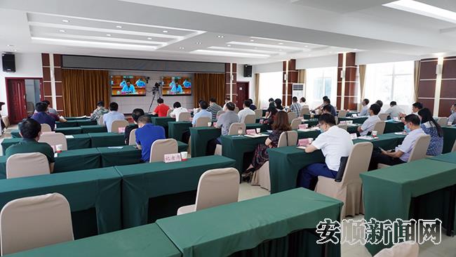 我市组织收听收看全国安全生产电视电话会议.jpg