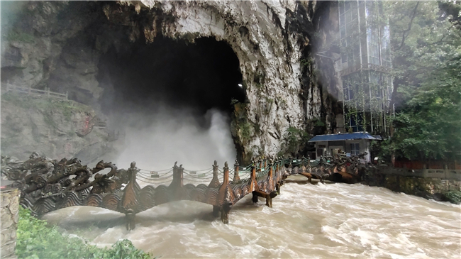 龙门飞瀑2.jpg
