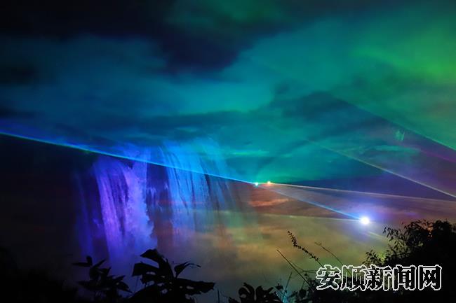 黄果树大瀑布灯光幻影夜景.jpg