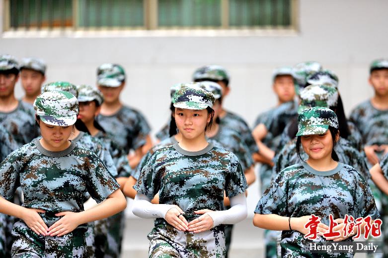 终于开学了，看看衡阳“萌新”们的军训瞬间